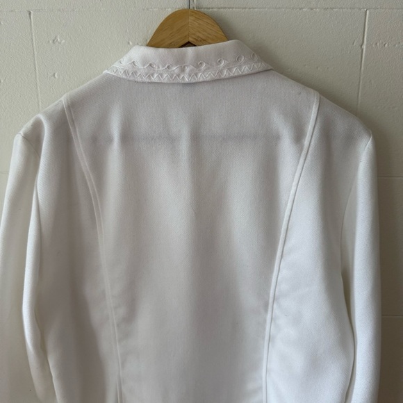 Vintage White Button-Down Shirt with Embroidered Collar - Picture 10 of 11